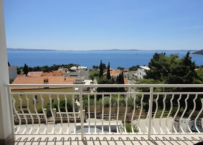 Angie 4 - Marjan Hill