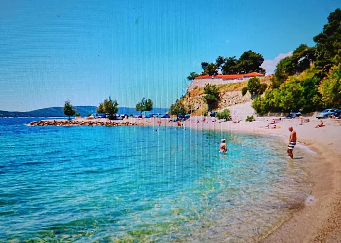 Angie 4 - Marjan Hill