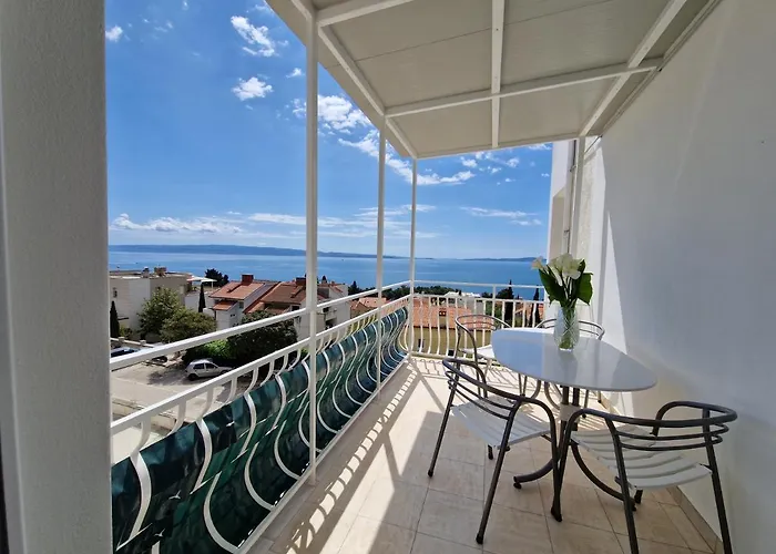 Angie 4 - Marjan Hill