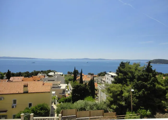 Angie 4 - Marjan Hill